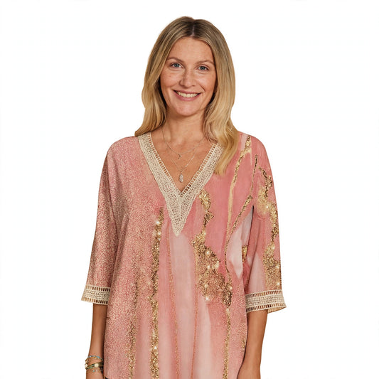Sorella | Romantic blouse with a subtle pattern and lace trim