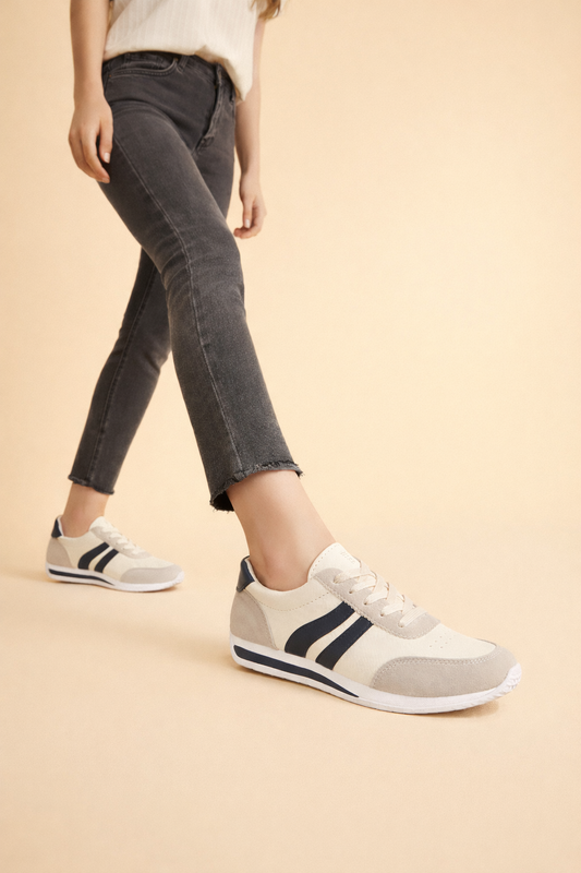 Yasmin Corrigan | Beige Lightweight Walking Shoes For Women